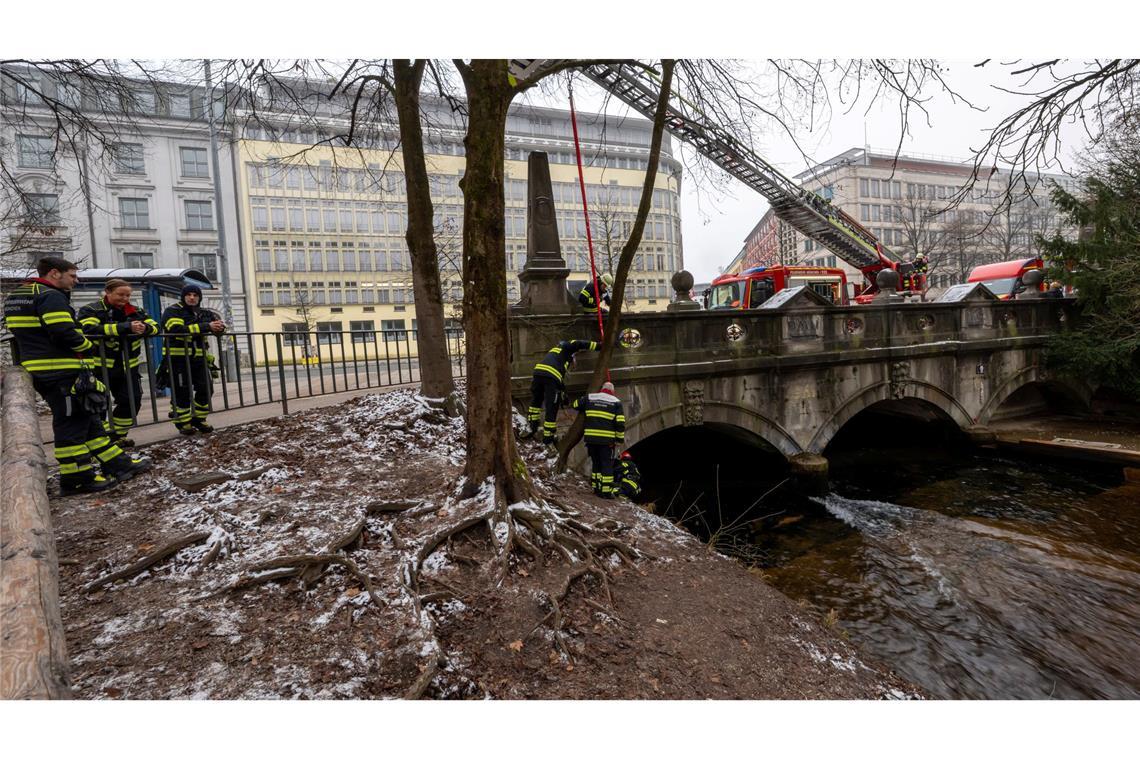 "Kampfansage" - Streit um Eisbachwelle spitzt sich zu