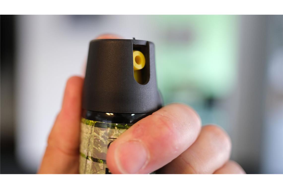 Mann sprüht Pfefferspray in Unterkunft Ein Mann griff offenbar zum Pfefferspray (Symbolbild).