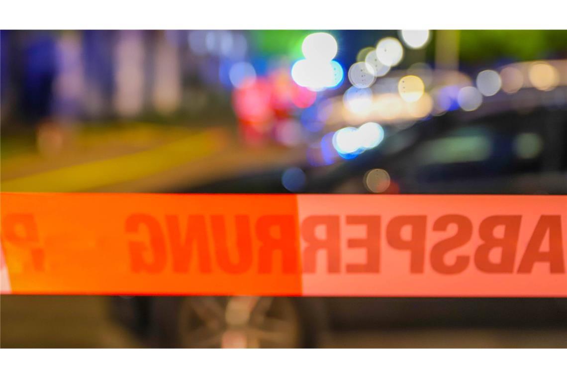 Mit Kindern verschanzt – Mann nach Großeinsatz angeklagt Ein  Mann hatte sich mit seinen Kindern verschanzt – und löste einen Großeinsatz der Polizei im Kreis Schwäbisch Hall aus (Symbolfoto).