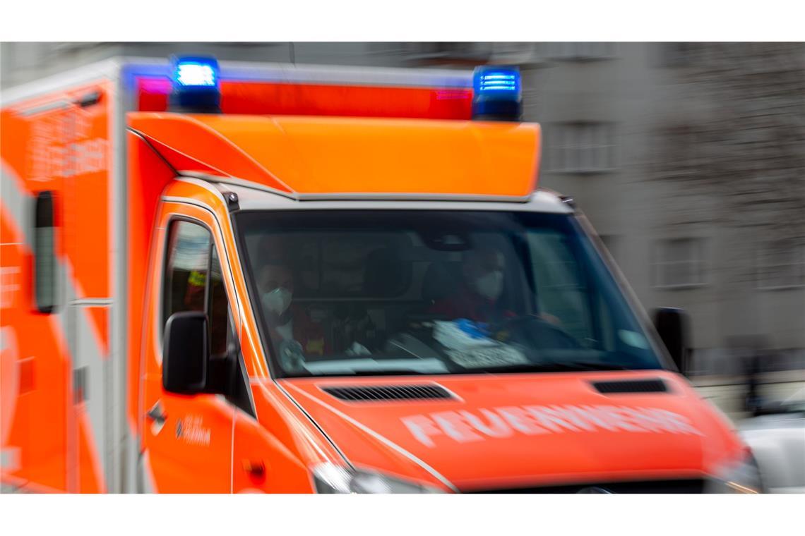 Mann schläft in Müllcontainer - beim Entladen getötet Ein Mensch stirbt beim Entladen eines Müllcontainers. (Symbolfoto)