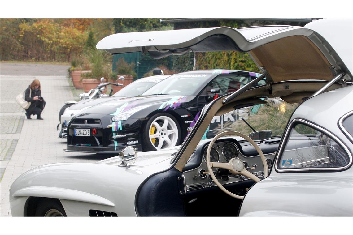 Oldtimer-Markt stagniert: "Leute halten ihr Geld zusammen" Ein Mercedes 300 SL von 1954 auf dem Gelände der Auto- und Tuningmesse "Essen Motor Show".