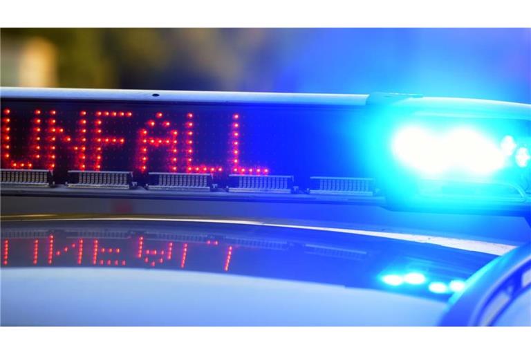 Ein Motorradfahrer ist bei Goldbach tödlich verunglückt. Die Polizei fand ihn erst Stunden später.