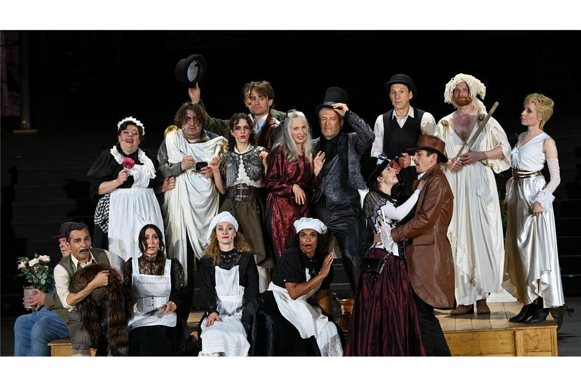 Muntere Festspielpremiere als Mittel gegen "finstere Zeiten" Ein munteres Stück mit viel Musik: die Hersfelder "Sommernachtsträume" nach Motiven von William Shakespeare. (Foto-Produktion)