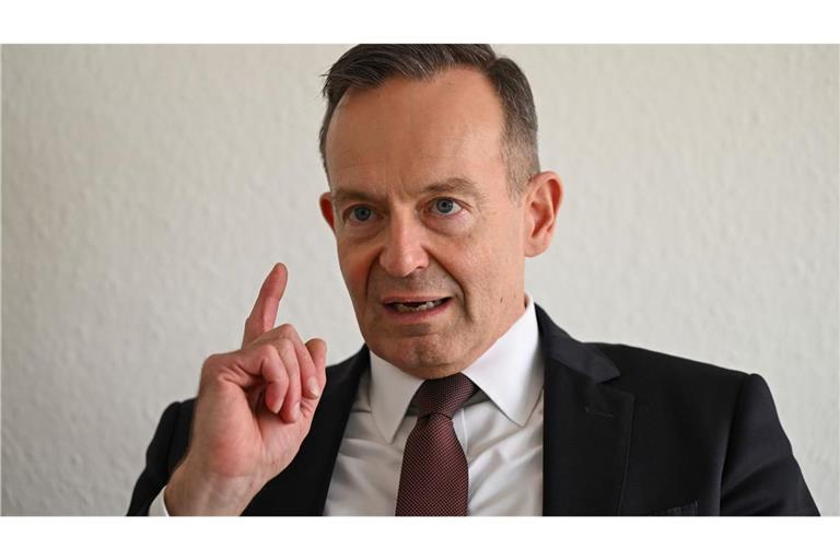 Ein Personalwechsel würde die Sache nicht besser machen - so sieht es der scheidende Verkehrsminister Volker Wissing. (Archivbild)