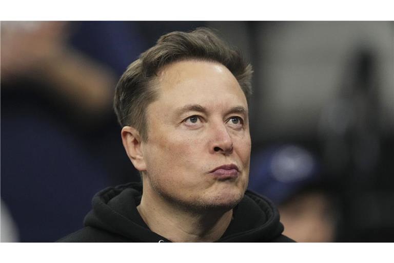Ein Politiker fordert angesichts der Enthüllungen nun einen sofortigen Stopp von Zahlungen an die von dem Milliardär Musk geführten oder kontrollierten Unternehmen.