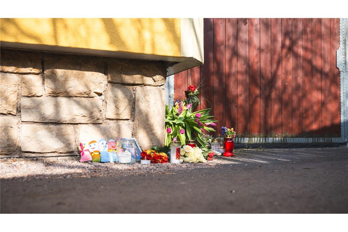 Trauer nach Tat im thüringischen Klettbach Ein Polizist soll seine Familie und sich selbst getötet haben.