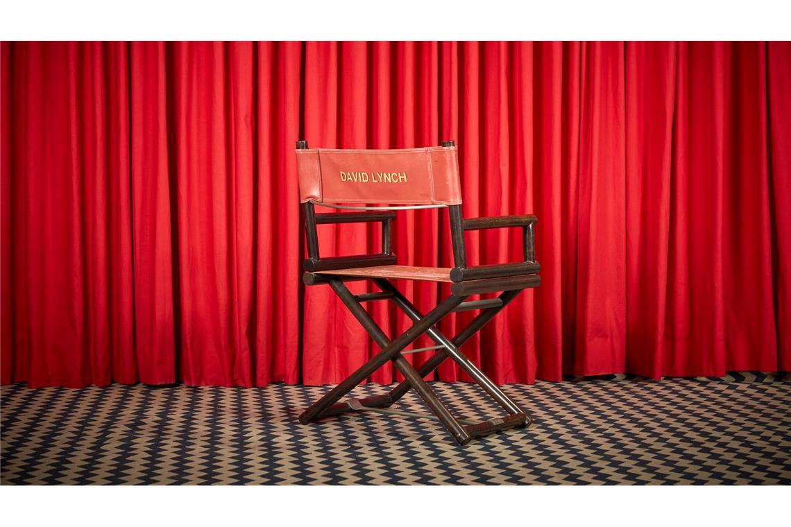 Regiestuhl und andere David-Lynch-Andenken teuer versteigert Ein Regiestuhl David Lynchs zählt zu den Hightlights der Auktion.