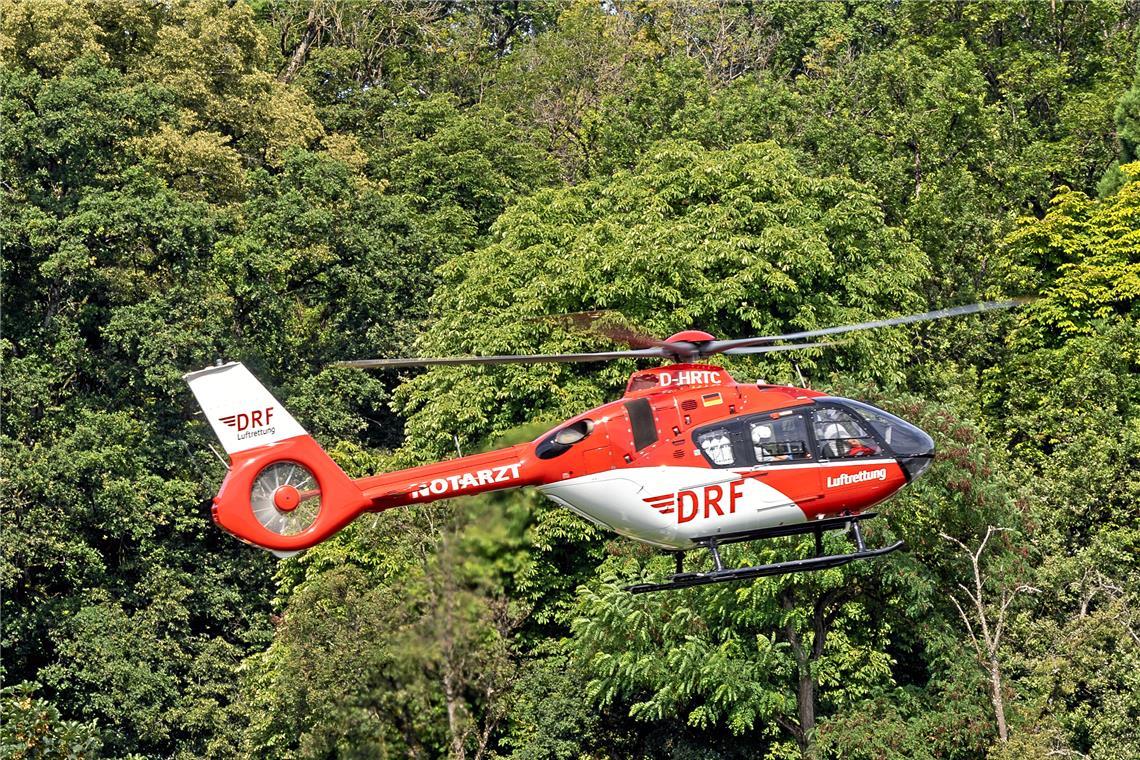 Mann verletzt sich bei Arbeitsunfall in Alfdorf schwer Ein Rettungshubschrauber brachte den Schwerverletzten ins Krankenhaus. Symbolfoto: Alexander Becher