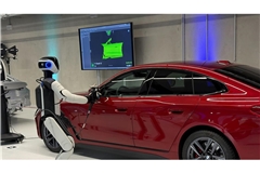 Ein Roboter wie ihn BMW in Leipzig einsetzt.