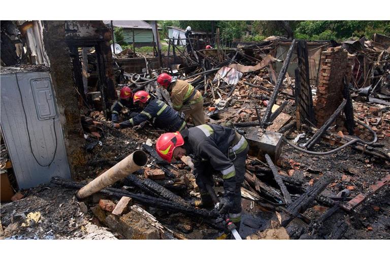 Ein russischer Drohnenangriff hat wieder ein Haus in der Ukraine zerstört.