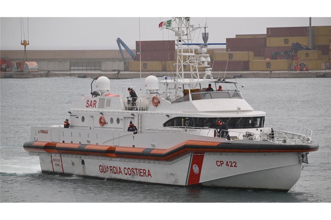 Ein Schiff der italienischen Küstenwache hat 50 Menschen  vor Lampedusa gerettet. (Archivbild)