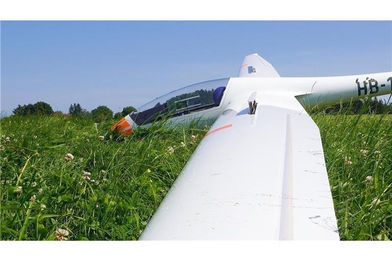 Ein Segelflugzeug ist abgestürzt (Symbolbild).