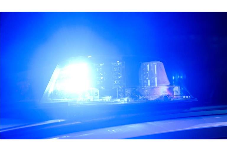 Ein Senior ist nach einem Unfall in Karlsruhe gestorben (Symbolbild).