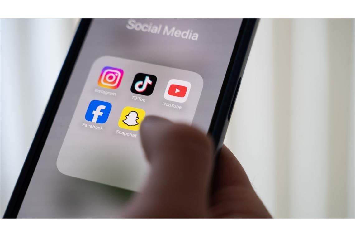 London: Haft für Tech-Bosse, die Kinder nicht schützen Ein Social-Media-Verbot für unter 16-Jährige wie in Australien soll es in Großbritannien zunächst nicht geben. (Archivbild)