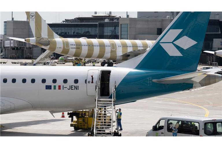 Ein Sonderflug mit 171 aus Israel ausgereisten Deutschen und Angehörigen ist von Jordanien aus Richtung Frankfurt gestartet.