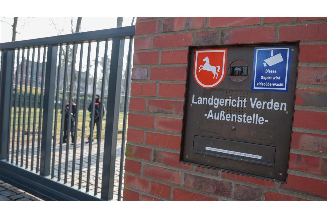 Ein Sprengstoffhund hat während des Verhandlungstermins im Prozess gegen Daniela Klette angeschlagen. (Symbolfoto)