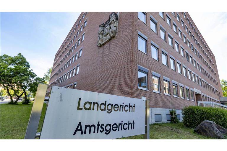 Ein Streit um Rechnungen zwischen einem Mann und seiner Mutter soll derart eskaliert sein, dass der Mann seine Großmutter anzündete (Symbolfoto).