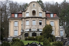 Ein Unbekannter hat mehrfach rund um die Villa Franck sein Unwesen getrieben. Ein Zeuge schilderte ihn als einen etwa 1,85 bis 1,90 Meter großen Mann. Foto: Jörg Fiedler