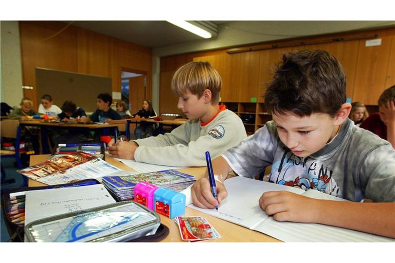 Ein Verband wollte verbindliche Empfehlungen für den Übergang auf Realschulen einführen - und ist gescheiter (Symbolfoto).