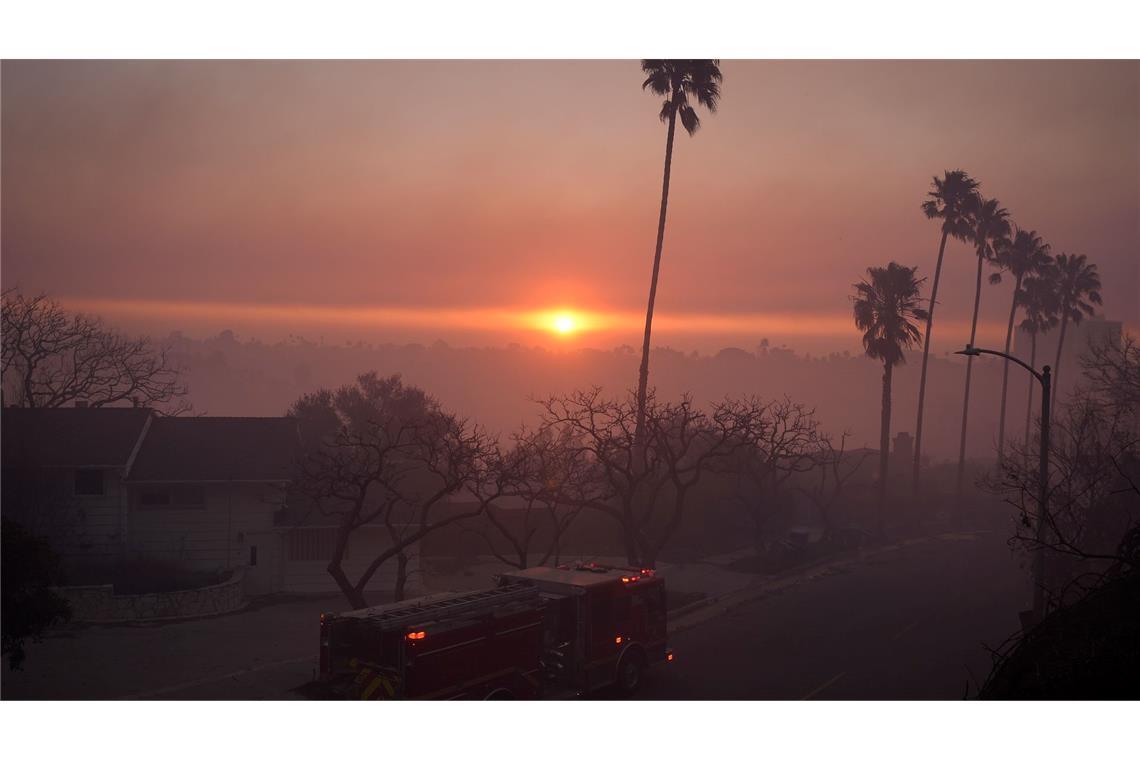 Wie bedeutend Pacific Palisades für Deutschland ist Ein Wagen der Feuerwehr im LA-Stadtteil Pacific Palisades am 9. Januar 2025.