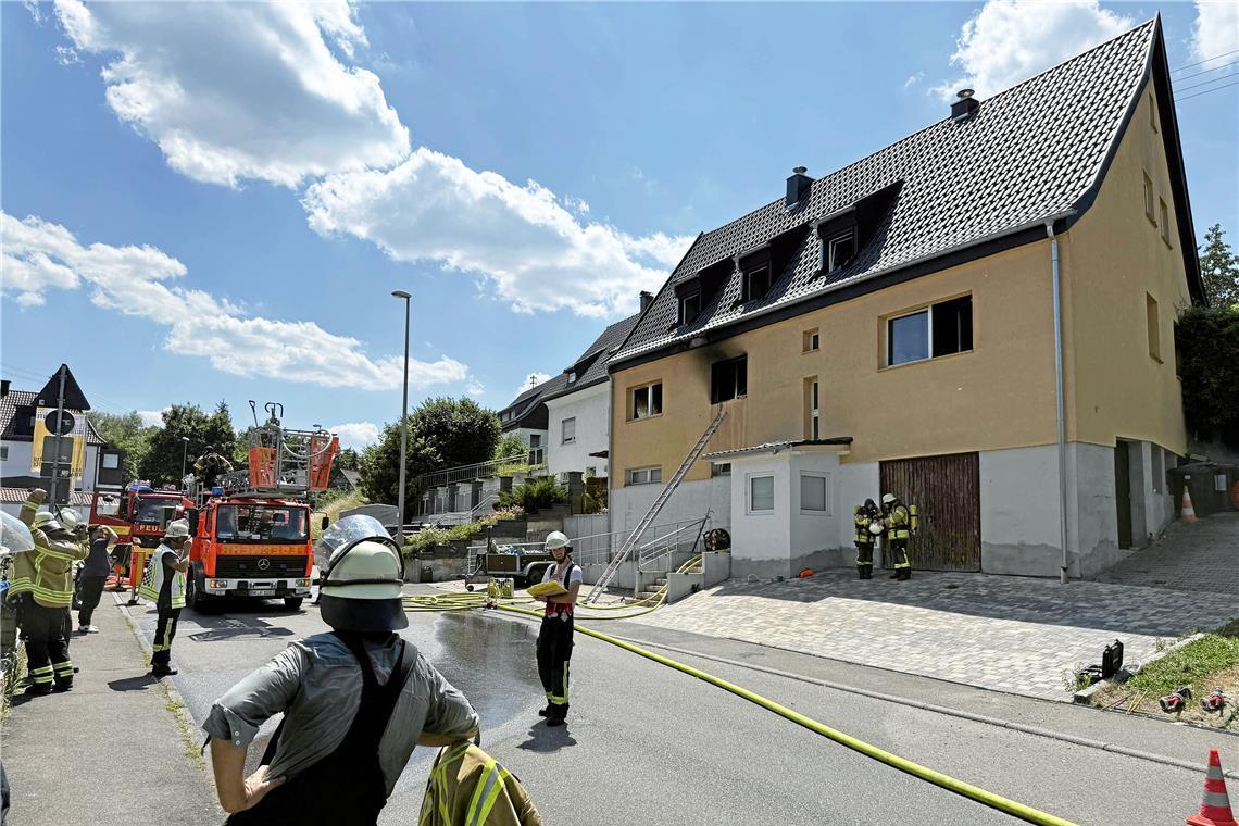 Gebäude bei Brand schwer beschädigt Ein Wohnungsbrand fordert einen hohen Sachschaden.Foto: 7aktuell.de/Hald