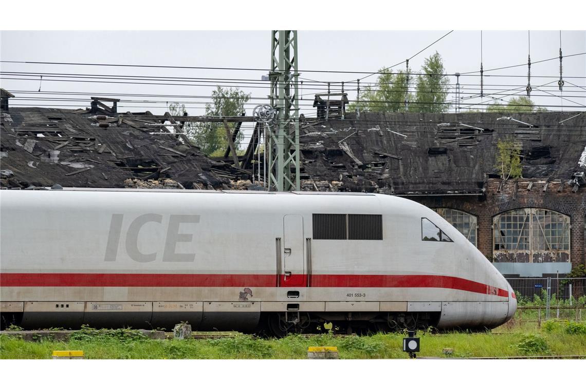 ICE in Gifhorn nach Messer-Drohung geräumt Ein Zug auf dem Weg von Köln nach Berlin wurde in Gifhorn gestoppt. (Symbolbild)