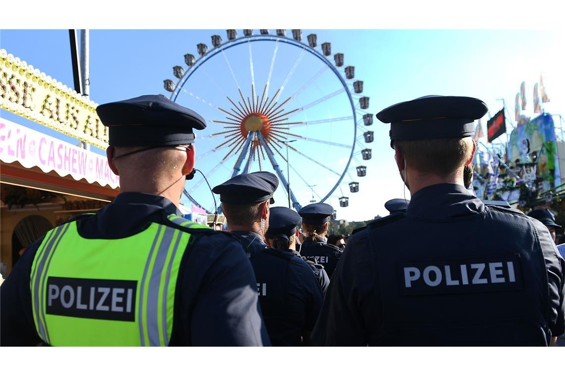 Mann soll Frau nach Oktoberfest-Besuch vergewaltigt haben Eine 21-Jährige soll nach einem Oktoberfest-Besuch vergewaltigt worden sein. Die Polizei ermittelt (Symbolfoto).