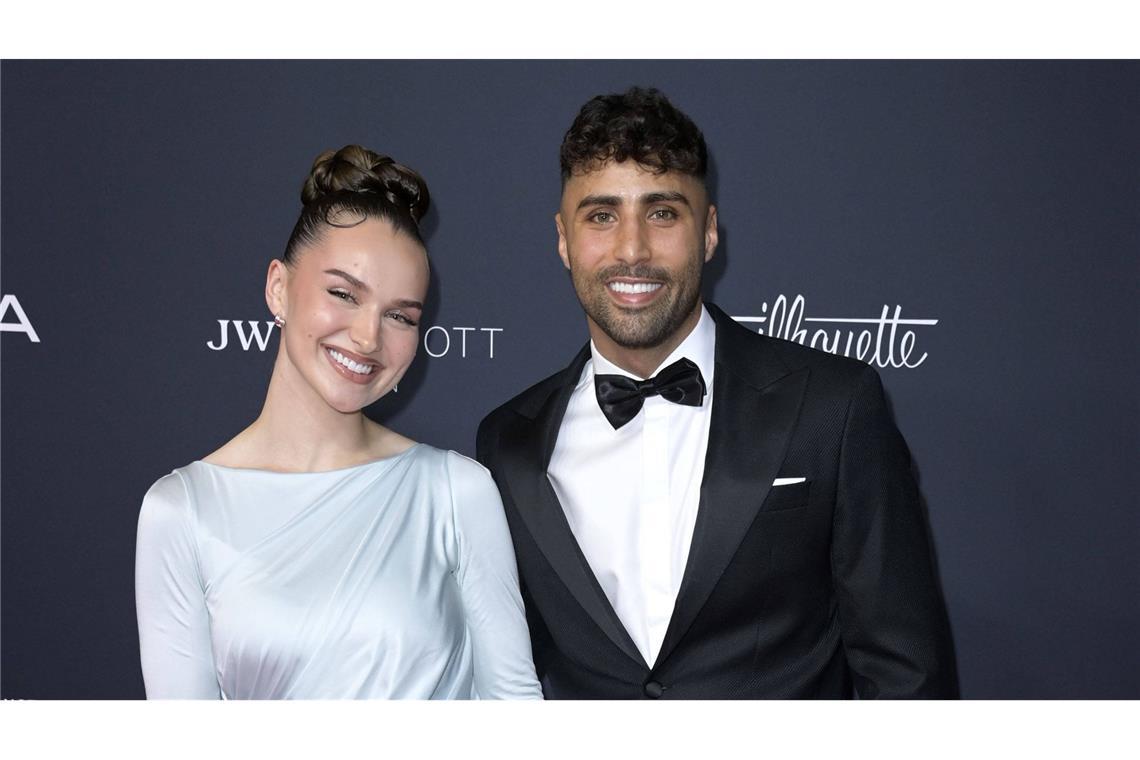 Waffel-Aktion von Influencern löst Tumulte in Berlin aus Eine Aktion von Louisa und Nader Jindaoui sorgte für Tumulte.