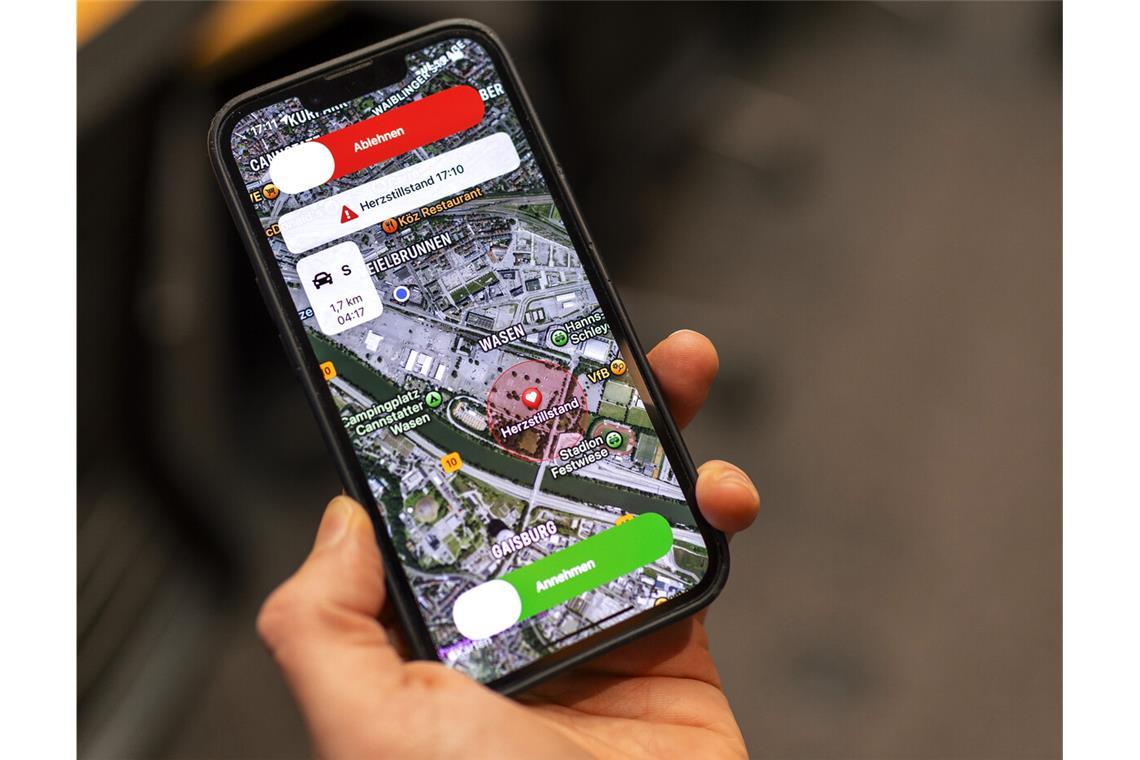 Eine neue Lebensretter-App lotst Ersthelfer zum Einsatzort Eine App zeigt an, was wo passiert ist – und soll Helfer aktivieren.