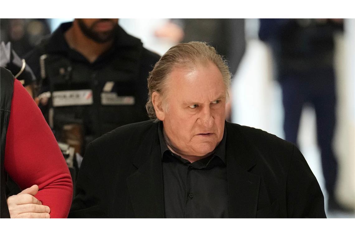 18 Monate auf Bewährung für Depardieu: Ein zu mildes Urteil? Eine Ausstatterin und eine Regieassistentin warfen Depardieu vor, sie unsittlich berührt zu haben. (Archivbild)
