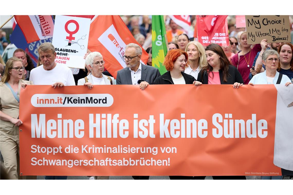 Eine Demo vor der Verhandlung hatte einigen Zulauf