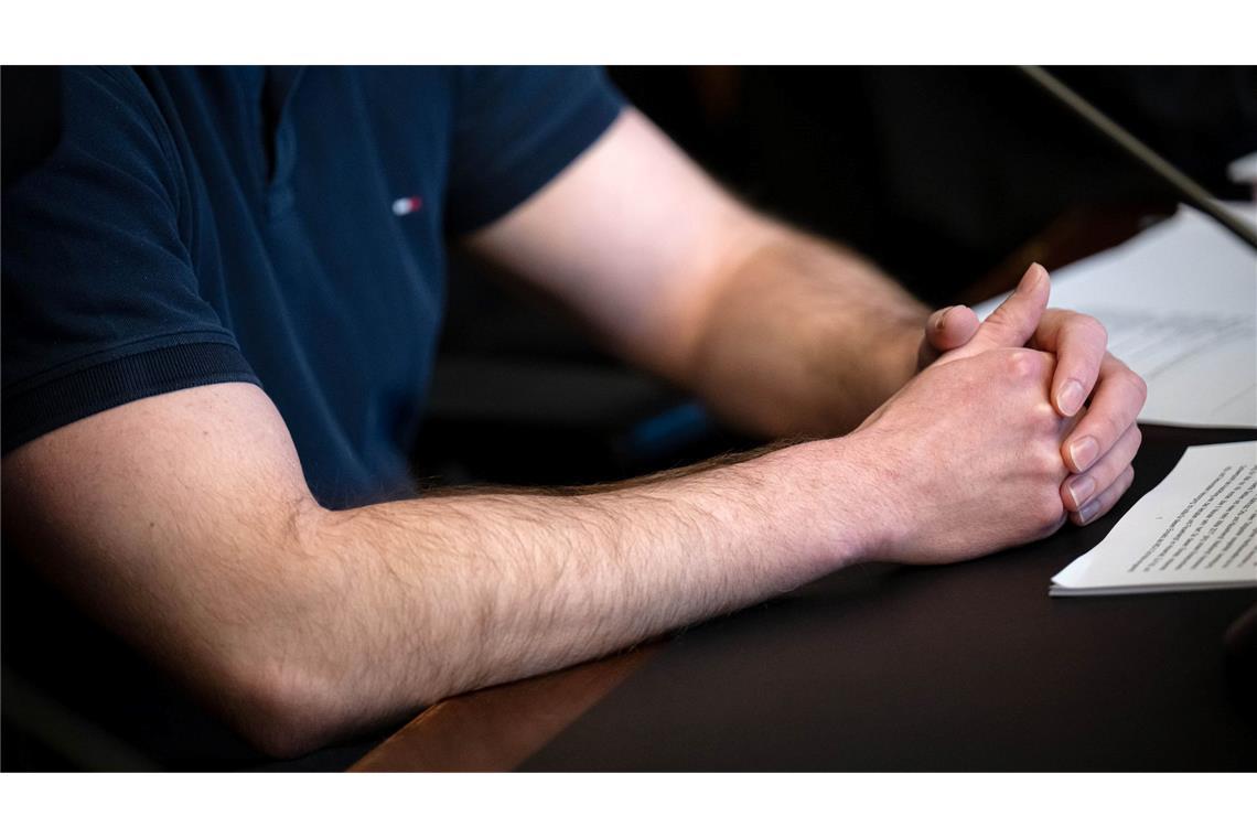 Soldat gesteht Mordserie - "Als wäre ich im Einsatz" Eine Entschuldigung kommt dem Mann nicht über die Lippen.