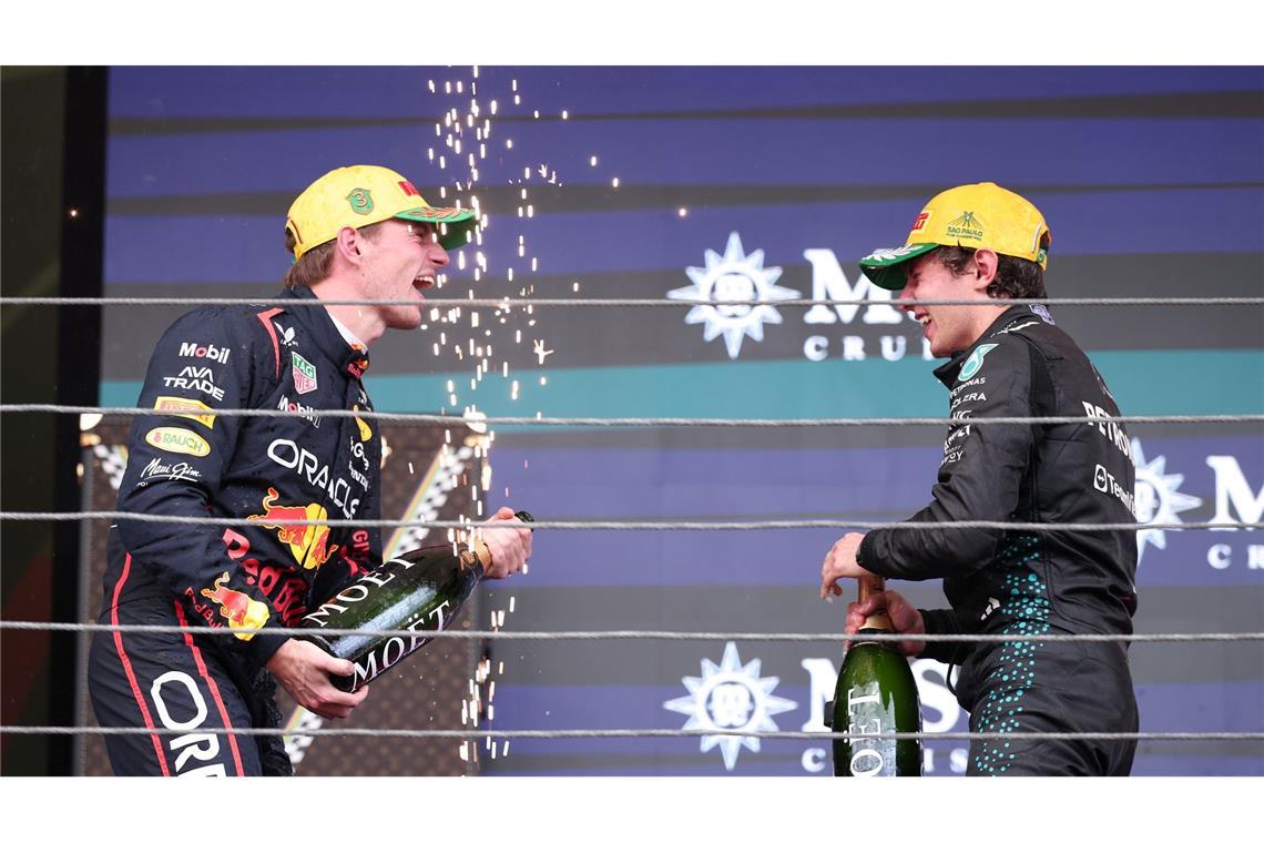 Eine Fahrt von Max Verstappen (l) für den Titel Weltmeister der Herzen.