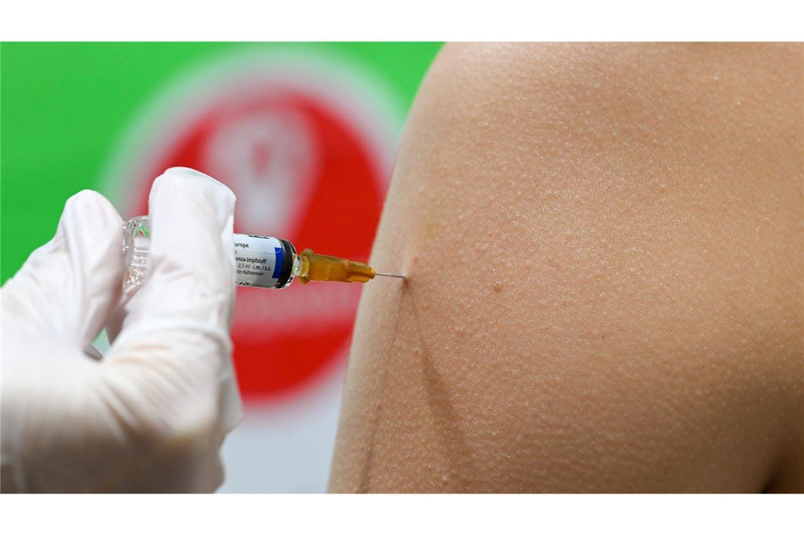 Grippestamm durch Corona-Maßnahmen ausgerottet Eine Grippeschutzimpfung enthält immer Influenza-Viren von mehreren Grippe-Stämmen.