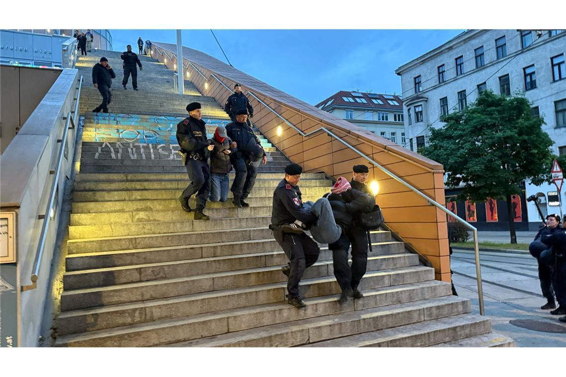 Eine kleine Gruppe von Aktivisten sorgte für einen größeren Polizeieinsatz.