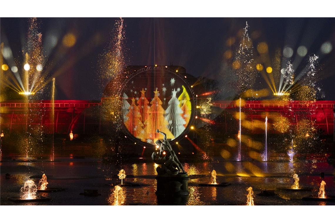 Bilder des Tages Eine Lichtinstallation ist als Teil des Weihnachtslichtwanderwegs in London zu sehen.