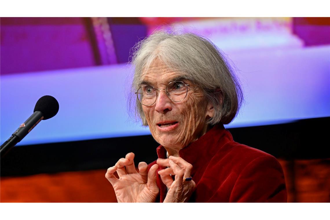 Bayerischer Buchpreis für Clemens Meyer Eine "Lügnerin und Diebin" - so sieht Donna Leon sich selbst.