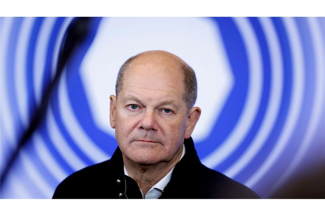 Gipfel in Brüssel: Scholz lehnt EU-Schulden für Rüstung ab Eine Möglichkeit für mehr Rüstungsinvestitionen sieht Scholz in weniger strengen Wettbewerbsregeln.