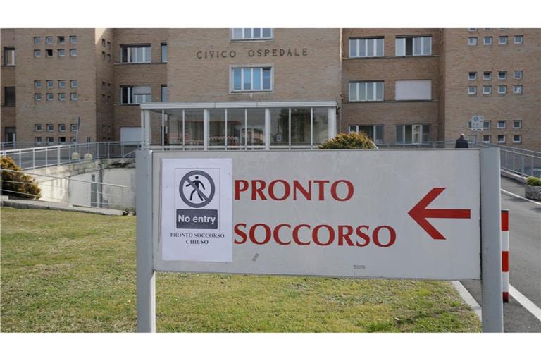 Eine Mutter und ihre Tochter starben mutmaßlich an einer Lebensmittelvergiftung nach einem Weihnachtsessen. (Symbolbild)