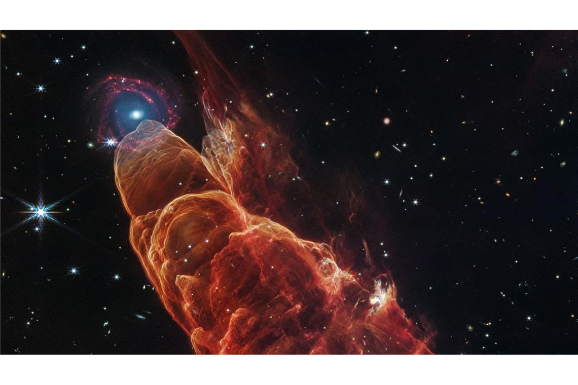 Teleskop macht spektakuläres Foto von "Weltraum-Tornado" Eine neue Aufnahme des sogenannten Kosmischen Wirbelsturms könnte Fachleuten helfen, Stern-Auswürfe besser zu verstehen.