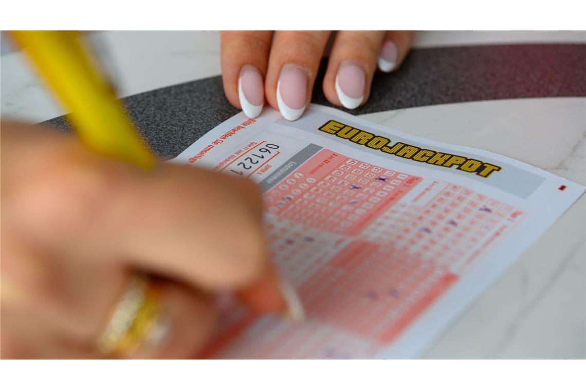 Eine neue Chance auf den prall gefüllten Eurojackpot gibt es am Dienstag.