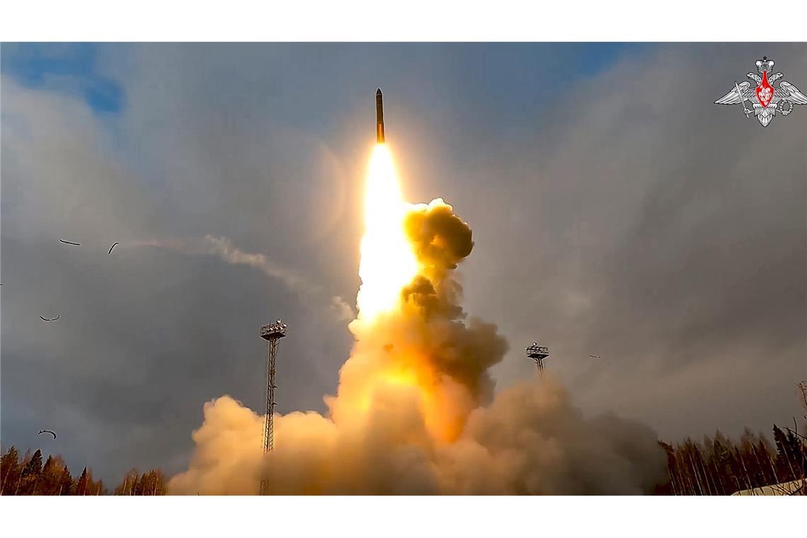 Was ist eine Interkontinentalrakete? Eine russische Interkontinentalrakete startet vom Startplatz Plesetsk.