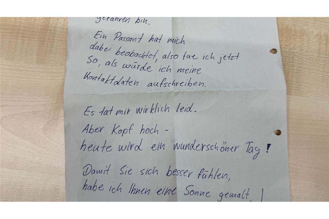 Fahrerflucht mit "Trost-Sonne" auf hinterlassenem Zettel Eine Sonne zum "Trost", aber keine Telefonnummer des Unfallverursachers. (Foto: Polizei)