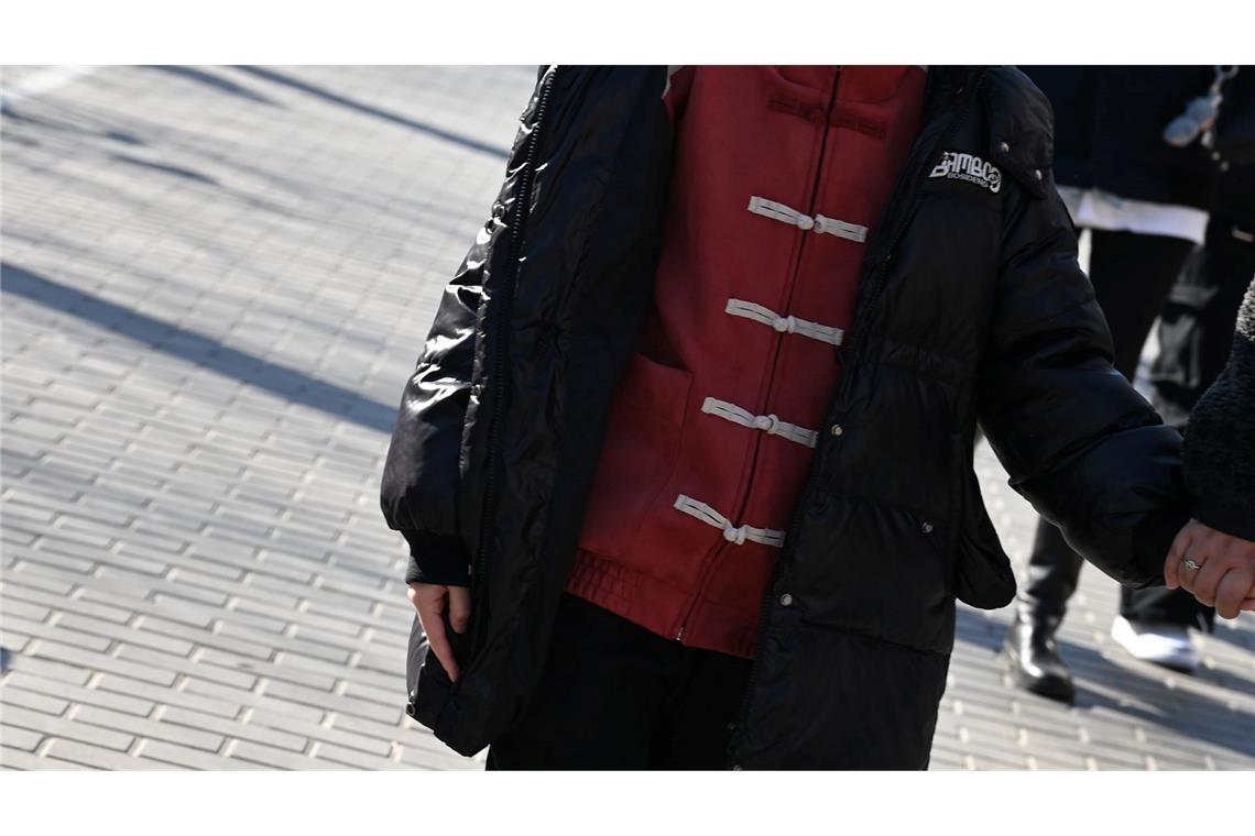 Eine Sportjacke im Tang-Dynastie-Look ist ein wichtiger Teil des Trends.