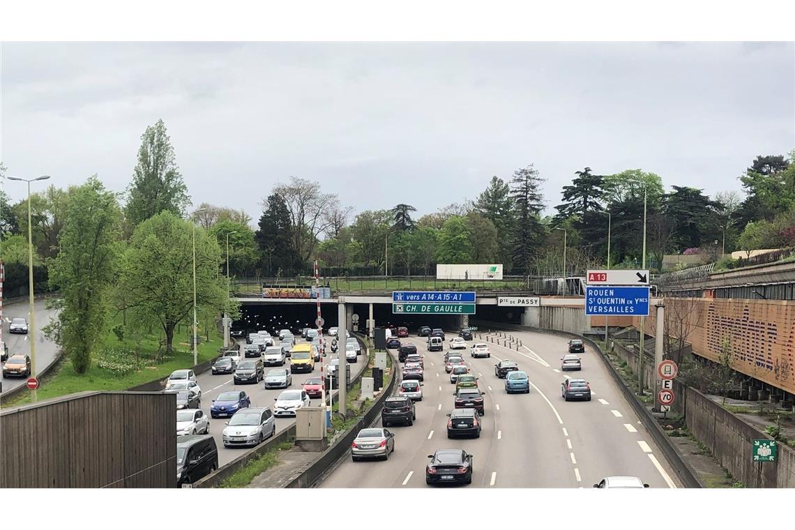 Paris reserviert Autobahnspur für Fahrgemeinschaften Eine Spur der Périphérique wird im Berufsverkehr für Fahrgemeinschaften, Taxis und Busse reserviert (Archivbild).