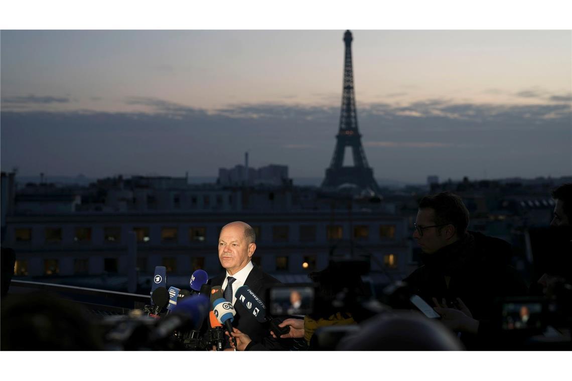 Europäer bei Ukraine-Krisengipfel uneins über Friedenstruppe Eine "unpassende Debatte zur falschen Zeit und über das falsche Thema": Bundeskanzler Scholz will nicht über mögliche Friedenstruppen diskutieren.