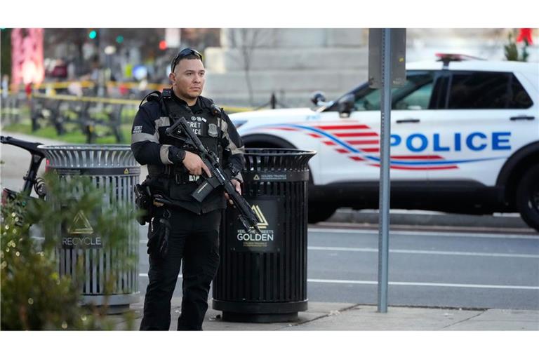 Eine Woche nach dem Schusswaffenangriff auf zwei Nationalgardisten stoppt die USA alle Einwanderungsanträge von Menschen aus 19 Ländern. (Archivbild)