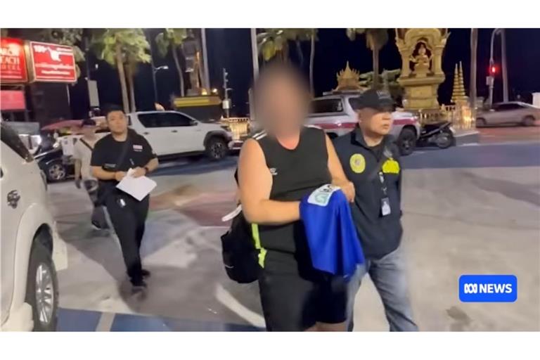 Einem Australier wird in Thailand der Mord an einer 17-Jährigen vorgeworfen. Ihre Leiche soll er in einem Koffer abgelegt haben.