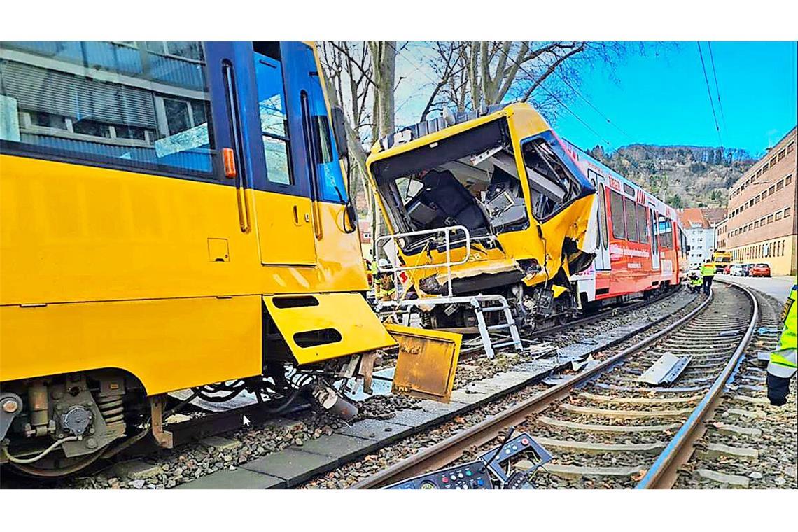 Unfallstatistik: Wie oft kracht es auf Stuttgarts Straßen? Einer der schwersten Stadtbahnunfälle: Im Februar fuhr eine Bahn auf eine andere auf – die Ursache wird noch ermittelt.