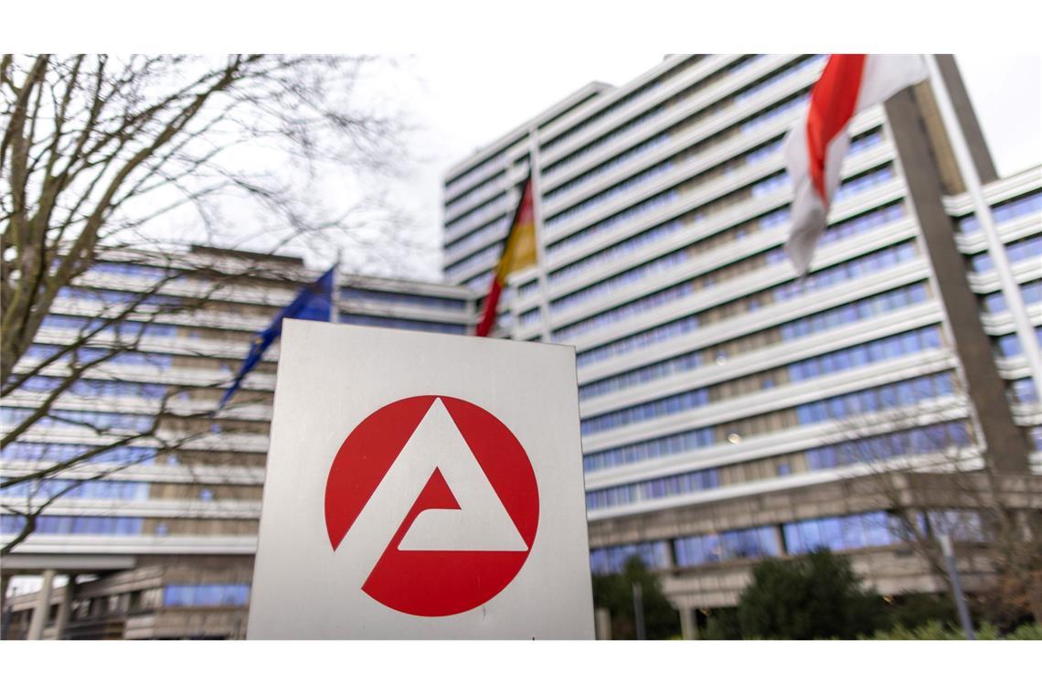Jedes dritte Unternehmen plant 2025 Beschäftigungsabbau Einer Unternehmensumfrage zufolge könnten in diesem Jahr viele Menschen ihre Jobs verlieren. (Symbolbild)